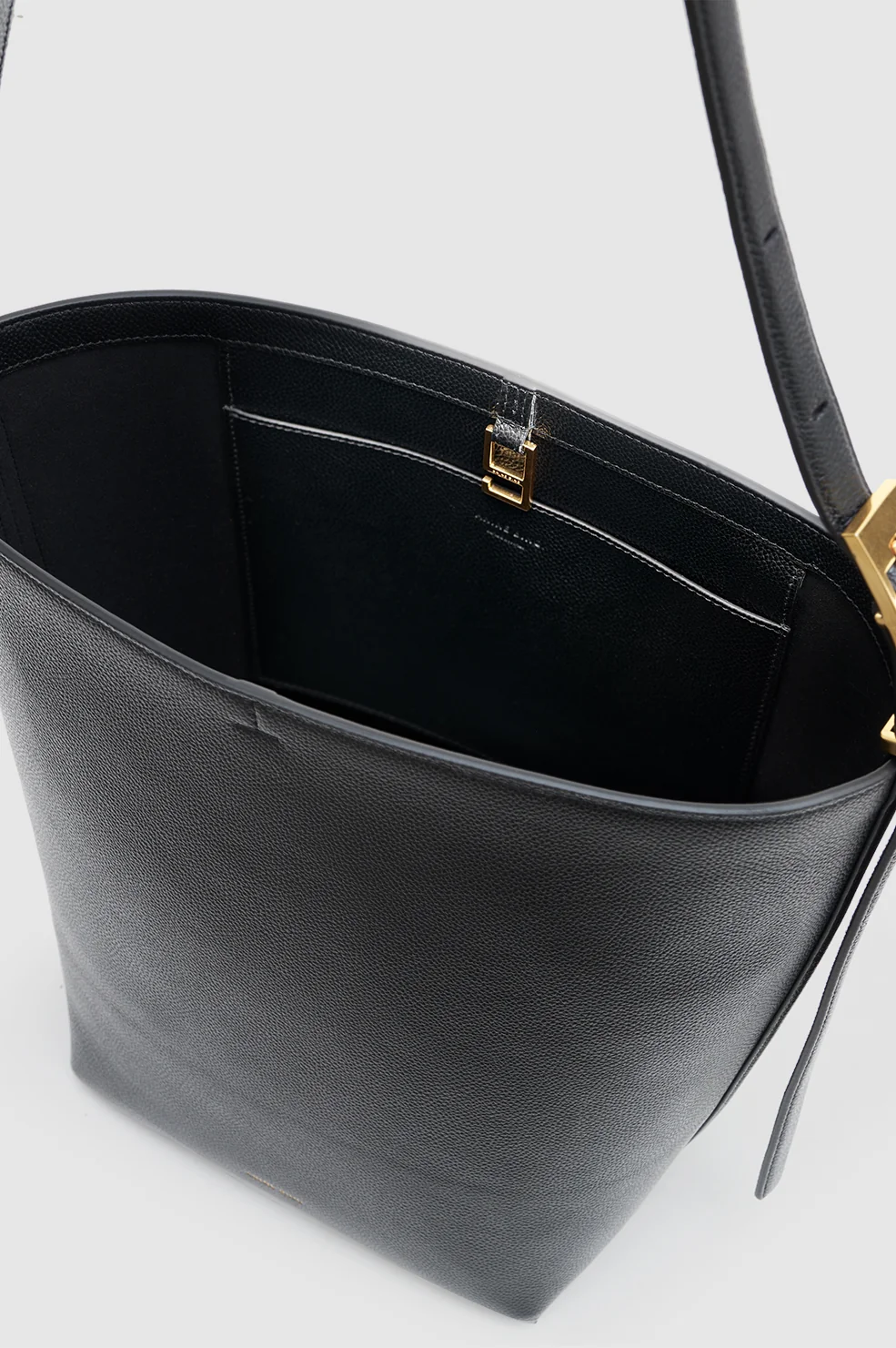 Elly Bucket Bag Grained Leather - Black - Image 4